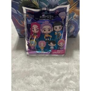 K Pop Demon Hunters Mystery Blind Bag Figural Bag Clip